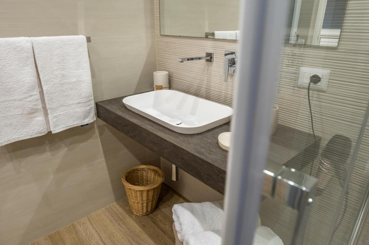 פלרמו Teatro Apartments Mondello מראה חיצוני תמונה